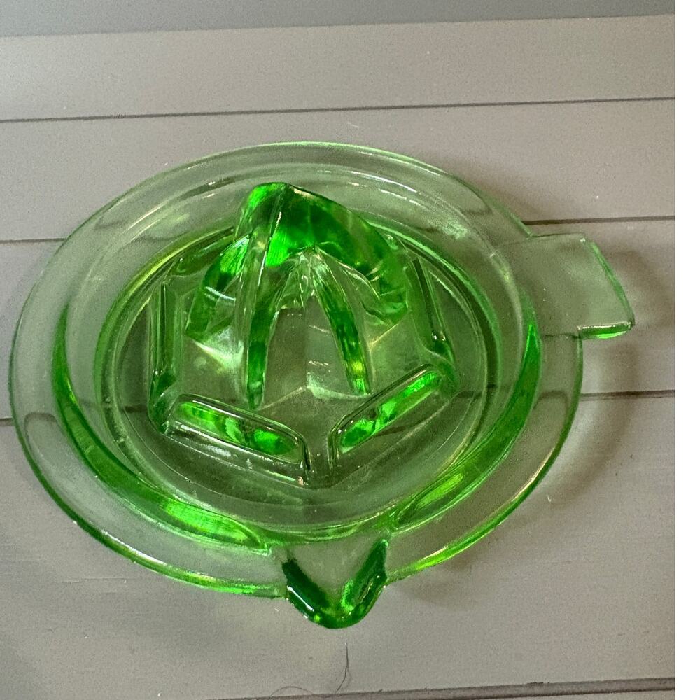 Vtg. Green Uranium Glass Citrus Juicer w/ Pulp Catcher - Picture 3 of 4